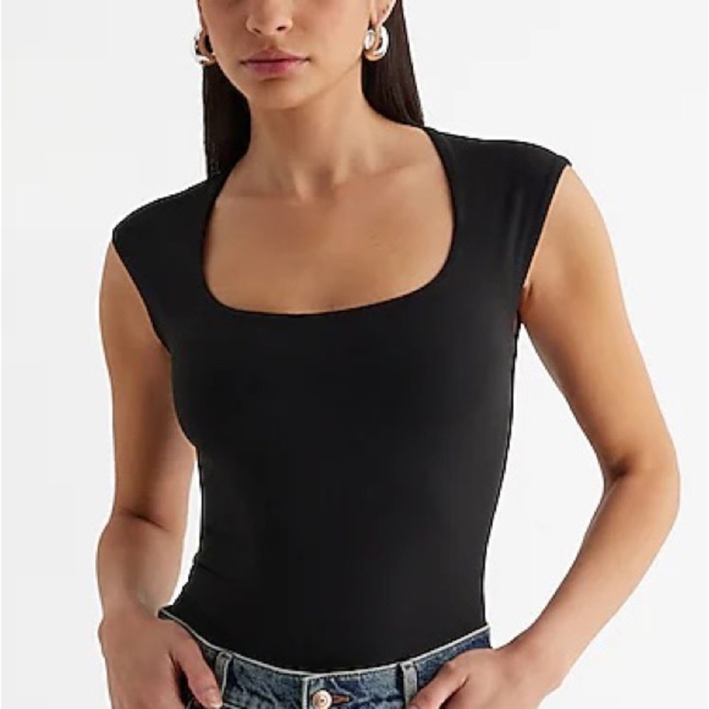 Abercrombie & Fitch Sleek Seamless Fabric Cap
Sleeve Bodysuit